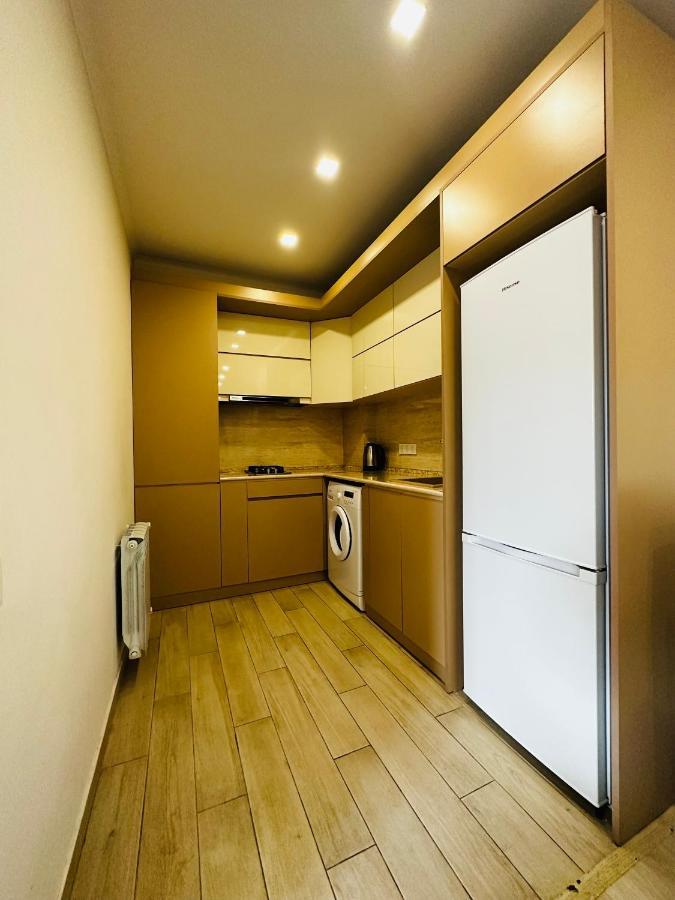 Suite Apartment On Pushkin Street เยเรวาน ภายนอก รูปภาพ
