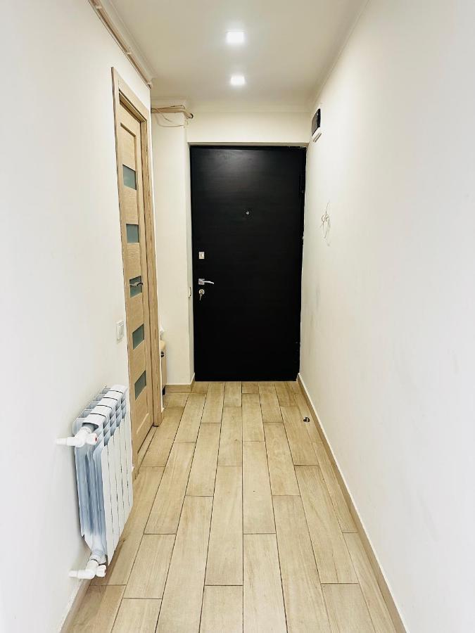 Suite Apartment On Pushkin Street เยเรวาน ภายนอก รูปภาพ