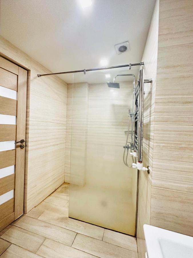 Suite Apartment On Pushkin Street เยเรวาน ภายนอก รูปภาพ