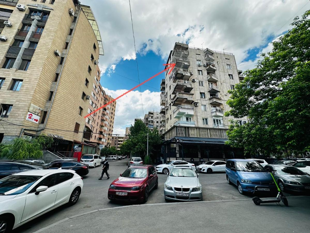 Suite Apartment On Pushkin Street เยเรวาน ภายนอก รูปภาพ